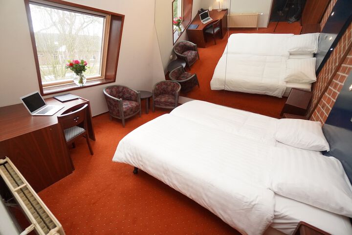 Room 17 of 65