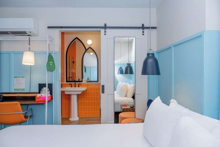 Room 113 of 203