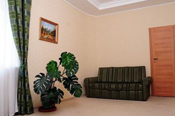 Room 18 of 38