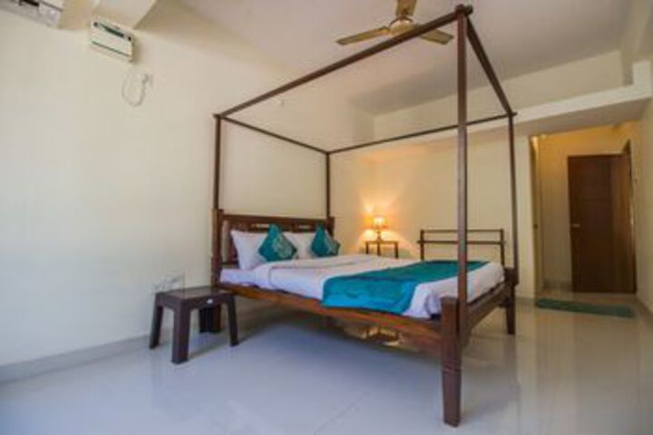 Oyo 11573 Home Breezy 2Bhk Candolim
