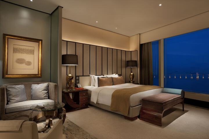 Room 5 of 61