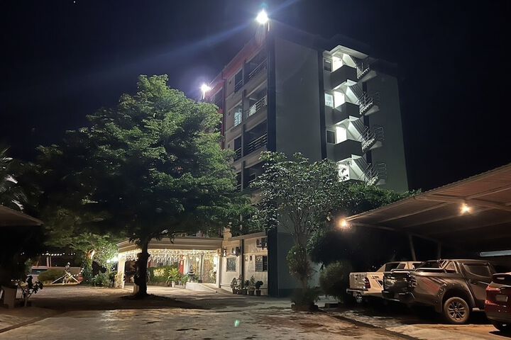 Hotel 27 of 29