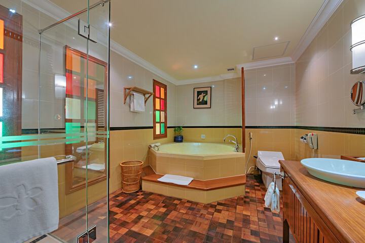 Room 42 of 104