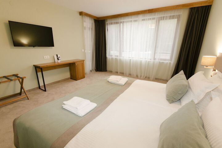 Room 8 of 38