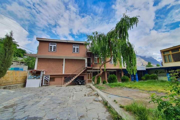 Mirza Hotel and Restaurant