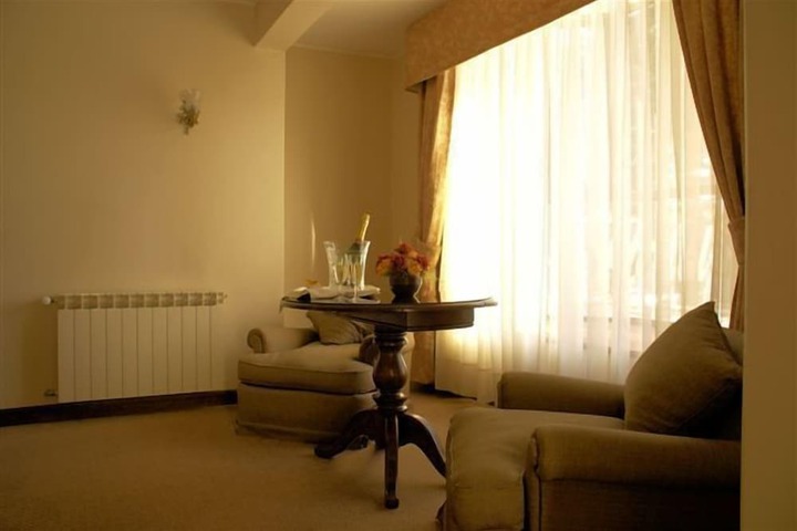 Room 21 of 49