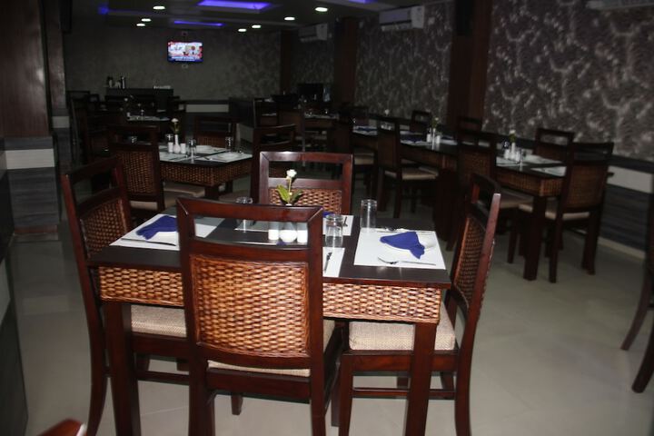 Dining 65 of 94