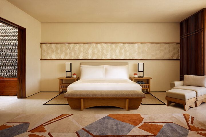 Room 8 of 180