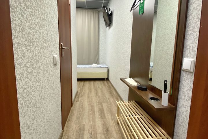 Room 4 of 19