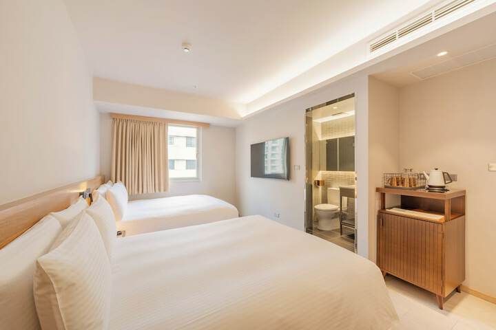 Room 35 of 59