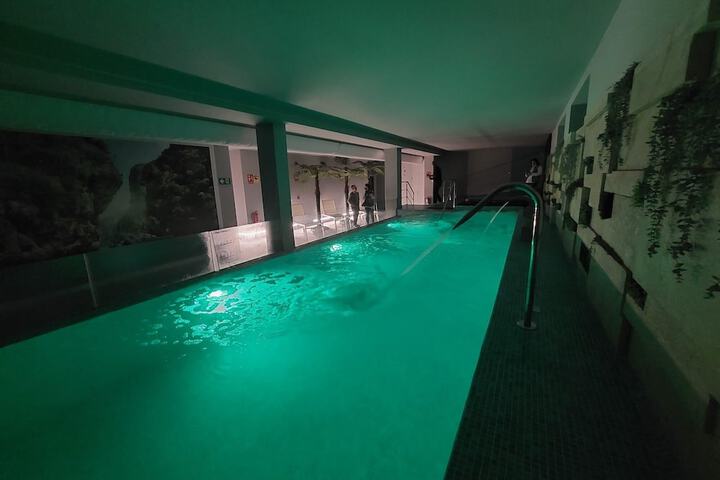 Pool 75 of 122