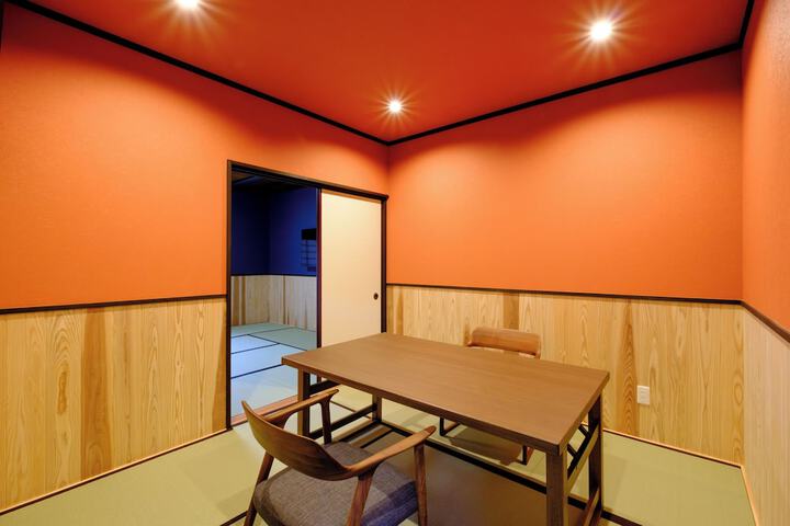 Room 12 of 33