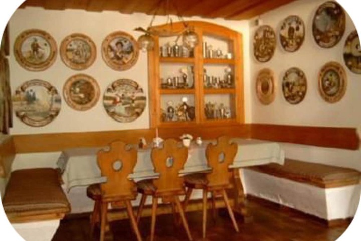 Dining 11 of 21