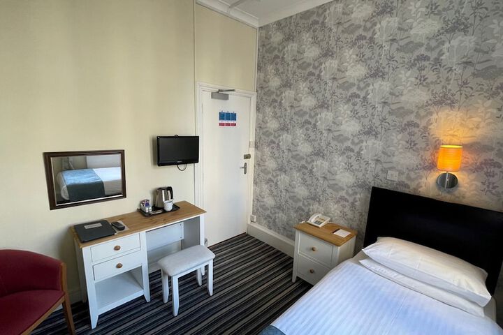 Room 19 of 49