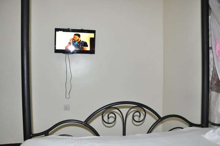 Room 11 of 20