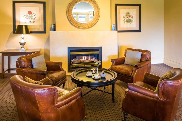 Lounge 108 of 181
