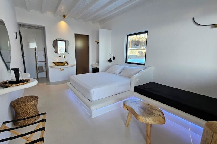 Room 15 of 113