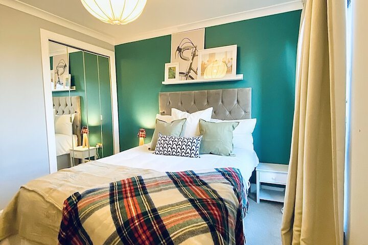 Room 3 of 12