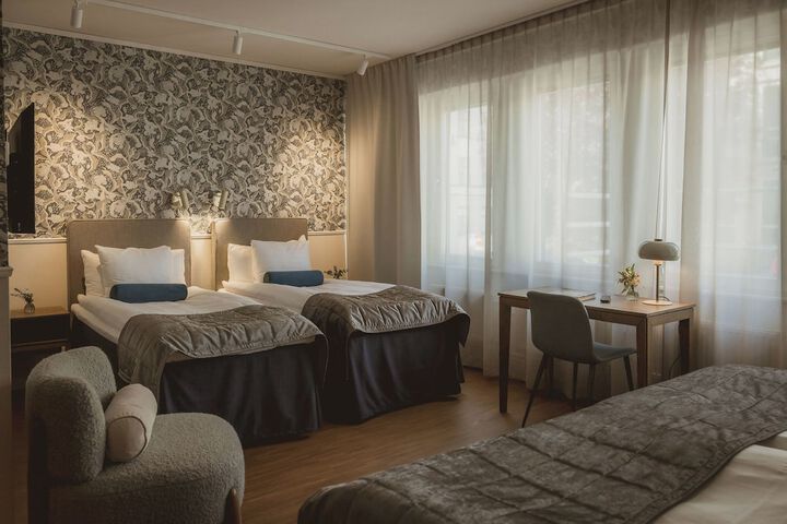 Room 42 of 132