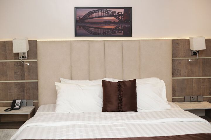 Room 10 of 44