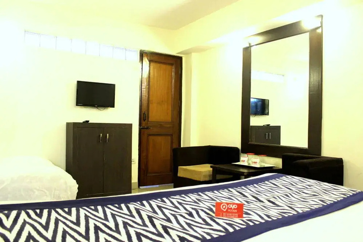 Room 15 of 16