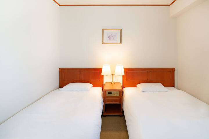 Room 6 of 26