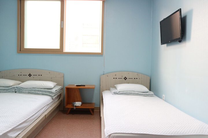 Room 30 of 100