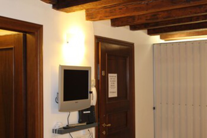Room 14 of 14