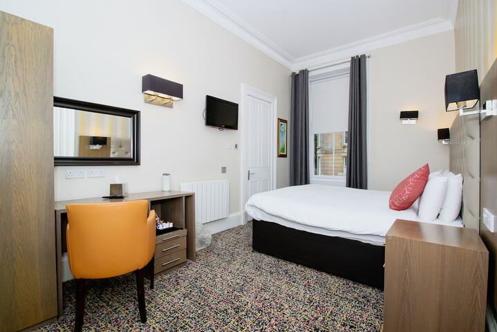 Room 15 of 57