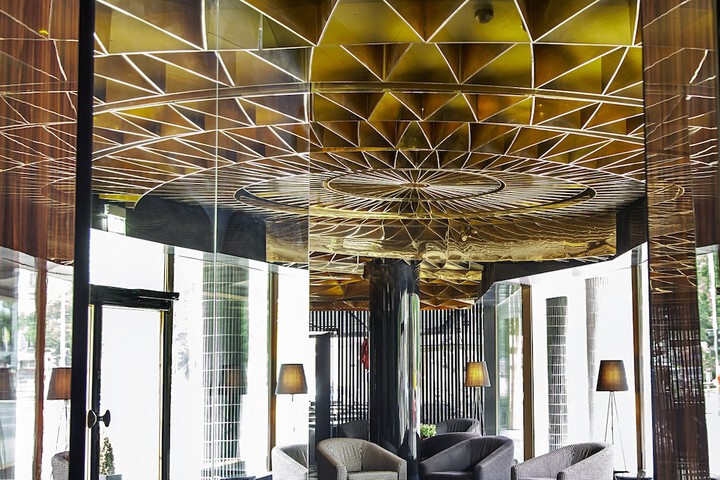 Entrance & Lobby