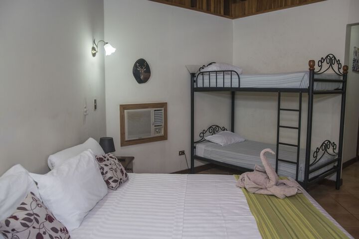 Room 8 of 84
