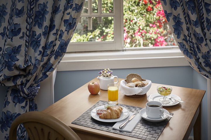 Breakfast/Coffee Service 64 of 89