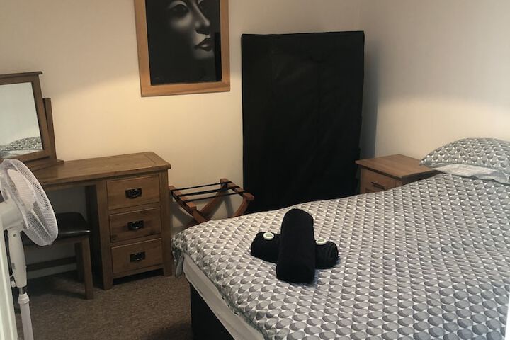 Room 4 of 19