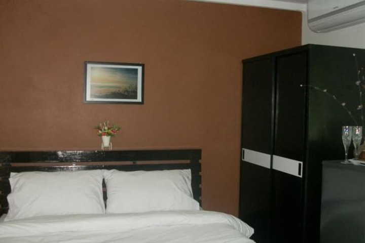 Room 12 of 41