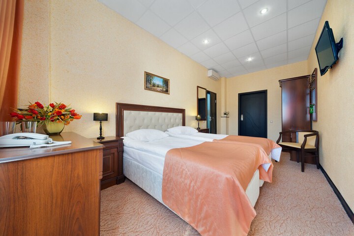 Room 6 of 36