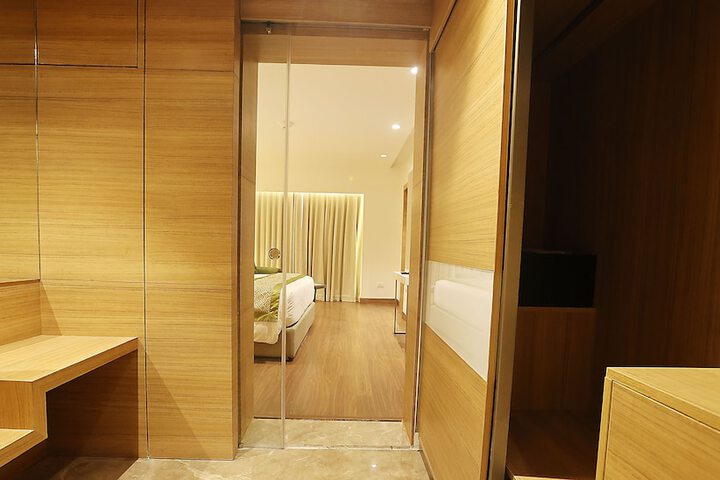 Room 30 of 60