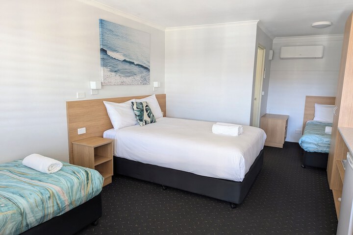 Room 34 of 139