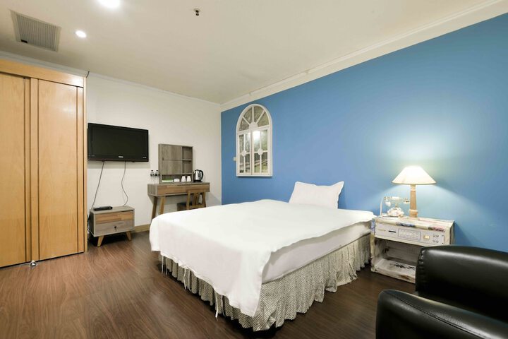 Room 43 of 49