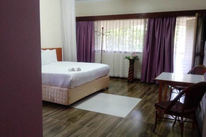 Room 3 of 27