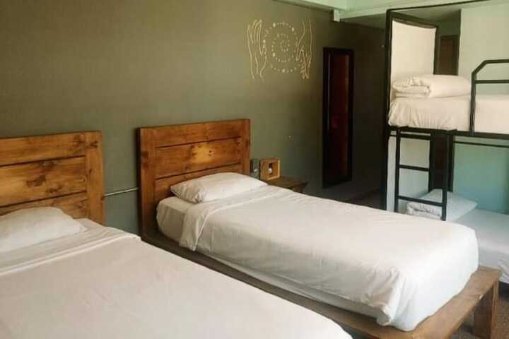 Room 17 of 41