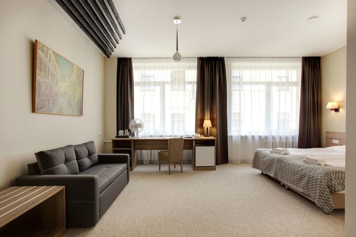 Room 25 of 58