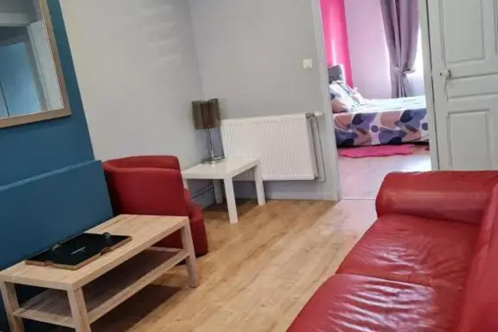Room 5 of 11