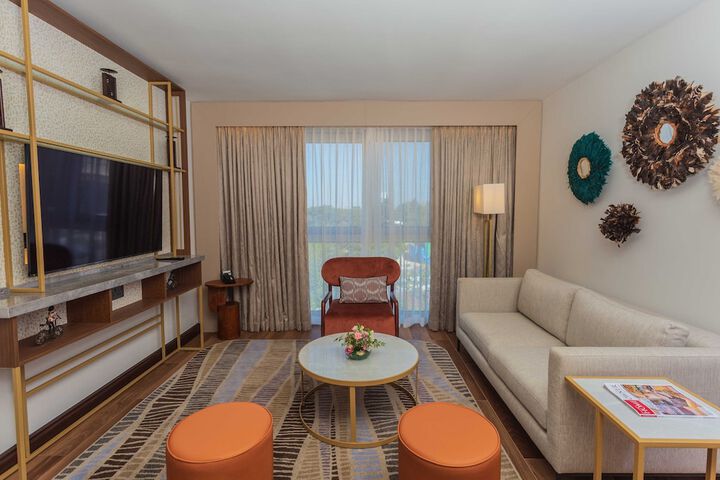Room 2 of 80