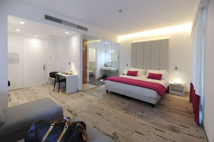 Room 18 of 85
