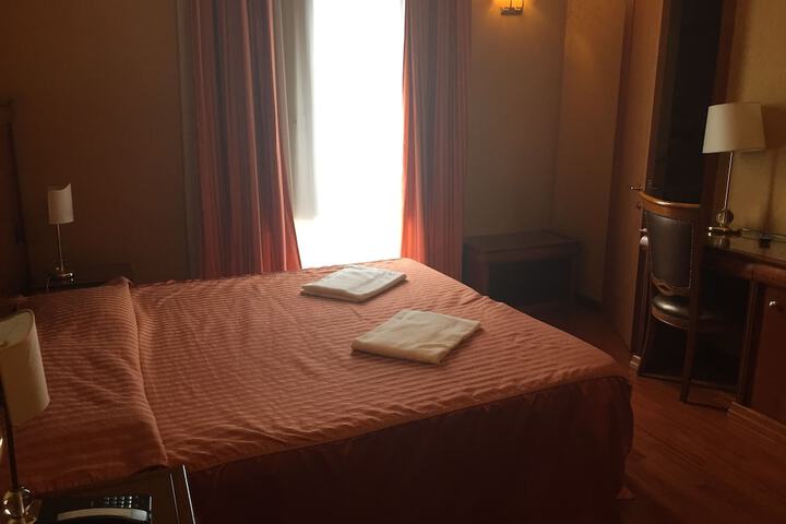Room 21 of 48