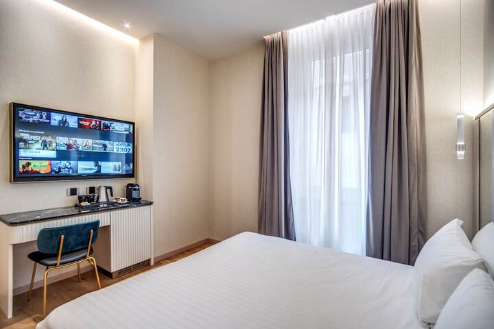 Room 32 of 114