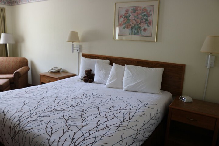 Room 16 of 79