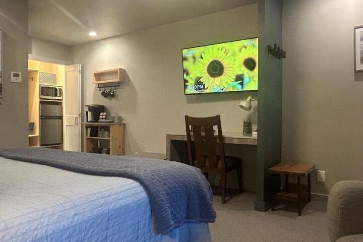 Room 4 of 25