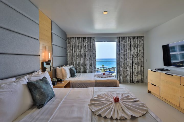 Room 15 of 100