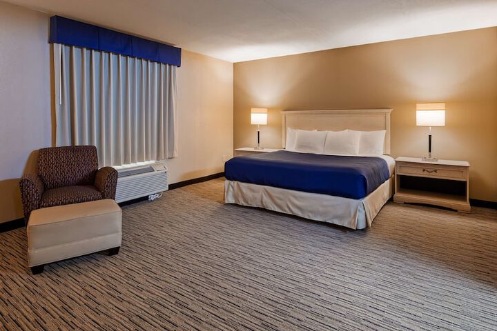 Room 12 of 24